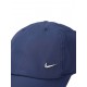 CZAPKA Z DASZKIEM NIKE FB5064-410 metal logo JUNIOR