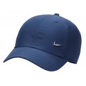 CZAPKA Z DASZKIEM NIKE (FB5372-410) granatowa metal logo