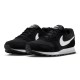 BUTY damskie NIKE MD RUNNER (749869-018)